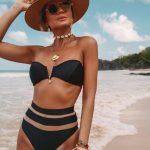 Μπικίνι με λεπτομέρεια διαφάνεια