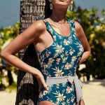 Φλοράλ ολόσωμο με κοψίματα στην πλάτη