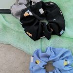 Funky πολύχρωμα scrunchies