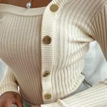 Τοπ με κουμπιά στο πλάι