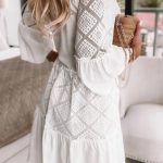 Φόρεμα με διάφανες λεπτομέρειες