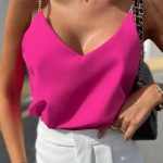 Τοπ με λεπτομέρεια αλυσίδας φούξια