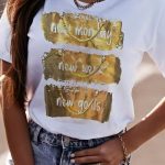 T shirt με στάμπα και αλυσίδες