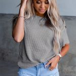 Τοπ με λεπτομέρεια κουμπιά