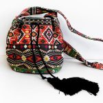 Εμπριμέ πολύχρωμο πουγκί