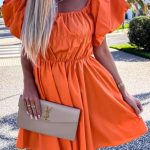 Φόρεμα με φουσκωτά μανίκια