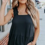 Μαύρο τοπ με βολάν