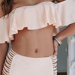 Brazilian μπικίνι με βολάν και cut outs