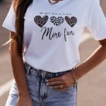 T shirt με print καρδιές