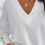 Λευκή μπλούζα με vintage κουμπιά