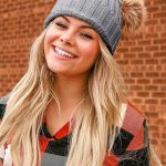 Σκουφάκι με διπλή φούντα σε γκρι