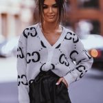 Μπεζ ζακέτα με σχέδια