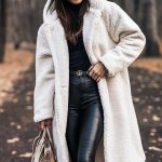 Λευκό παλτό με κουκούλα