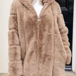 Oversized γούνα με κουκούλα