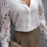 Λευκό πουκάμισο με λεπτομέρειες δαντέλας στα μανίκια