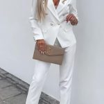 Classic λευκό κουστούμι με κουμπιά