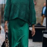 Midi σατέν φούστα κυπαρισσί