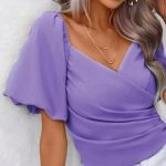 Λιλά κρουαζέ τοπ με φουσκωτά μανίκια