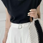 Μπλούζα με βάτες και πέρλες σε μαύρο