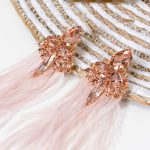 Σκουλαρίκια με φτερά σε ροζ