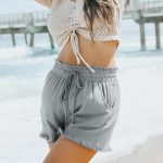 Γκρι boho σορτς με ξέφτια