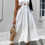 Φόρεμα με ανοίγματα και κρικάκι σε λευκό