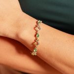 Βραχίολι με πέτρες και καρδούλες με στρας