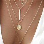 Στυλάτο τετραπλό layering κολιέ σε χρυσό