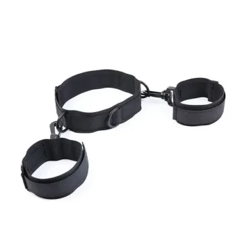 Ohmama nylon hogtie με κολάρο και χειροπέδες, ρυθμιζόμενο με velcro και One Size για bondage παιχνίδι.