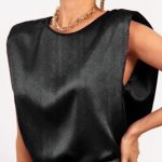 Metallic τοπ με βάτες σε μαύρο