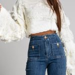 Boho μπλούζα με πλεκτά κρόσσια σε λευκό