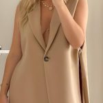 Γιλέκο αμάνικο με άνοιγμα στα πλάγια μπεζ