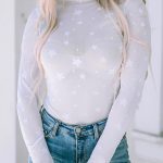 Διάφανο μακρυμάνικο μπλουζάκι με αστέρια λευκό