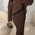 Knit σετ φούστα και τοπ καφέ