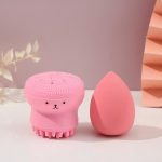 Ροζ σετ σφουγγαράκι και βουρτσάκι καθαρισμού