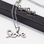 Love σετ κολιέ με σκουλαρίκια σε ασημί