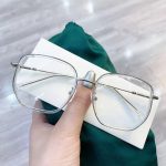 Γυαλιά πολυγωνικά με λευκό σκελετό