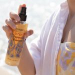 Flor de Mayo Body mist με glitter με άρωμα αμύγδαλο