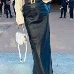 Μακριά δερμάτινη φούστα με ζώνη