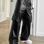 Μαύρο loose δερμάτινο παντελόνι με τσέπες