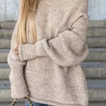 Off shoulder μακρύ πλεκτό σε μπεζ