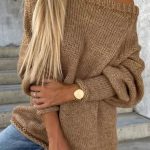 Off shoulder μακρύ πλεκτό σε καφέ