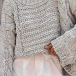 Γκρι πουλόβερ πλεκτό με σχέδιο πλεξούδες