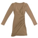 Μακρυμάνικο φόρεμα με κρουαζέ buttom camel