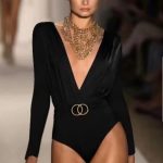 Κορμάκι μαύρο με deep V neck