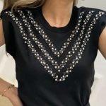 Μπλούζα με βάτες, strass και πέρλες σε μαύρο