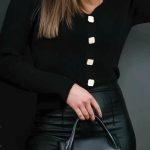 Μπλουζάκι με διακοσμητικά κουμπάκια μαύρο