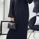 Πλεκτό φόρεμα με μικρό σκίσιμο μαύρο