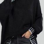 Πλεκτή μπλούζα με σχέδιο ραφές σε μαύρο