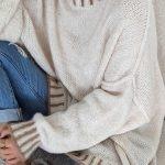 Πλεκτή μπλούζα με σχέδιο ραφές σε λευκό